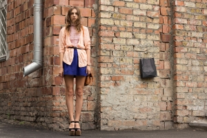 beauty-girl-posing-fashion-near-red-brick-wall-1441660-m